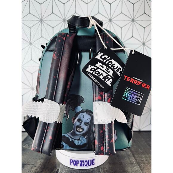 Terrifier Art the Clown Blood GITD Mini-Backpack - EE Excl - Picture 3 of 4